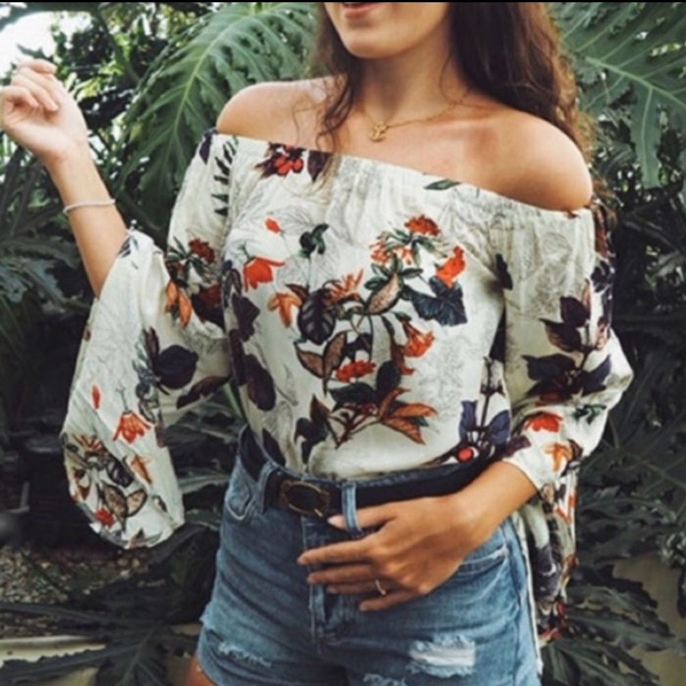 BOUTIQUE Floral Off The Shoulder Blouse 90s